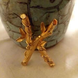 Vintage Signed Sarah Coventry Gold Tone Bamboo Letter K Brooch Pin